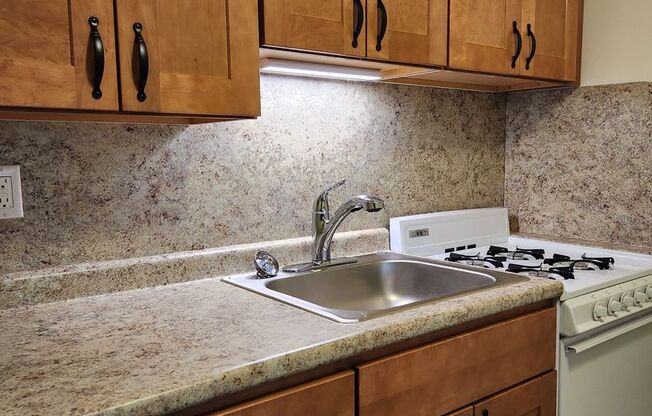 1 bed, 1 bath, 682 sqft, $1,265, Unit GL25009