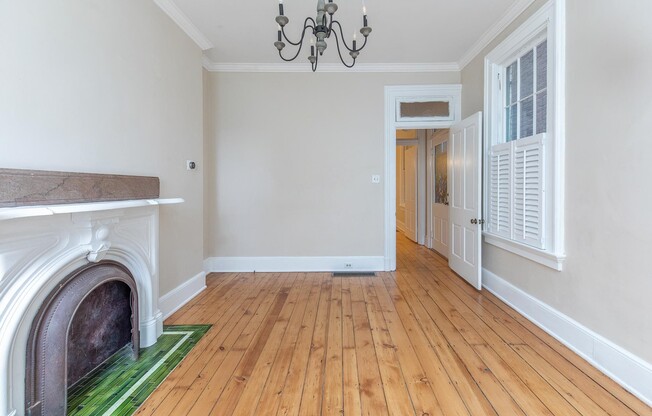 214 E 5 ST