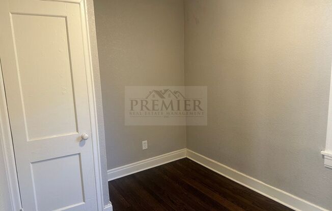 3 beds, 1 bath, $1,299