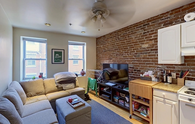 1 bed, 1 bath, 400 sqft, $2,795, Unit 8