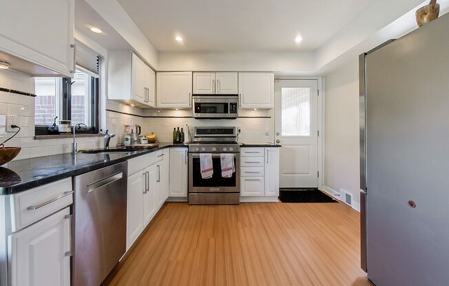 Welcome to this beautiful Fully furnished 3-bedroom, 3-bathroom home located in the desirable Grosse Pointe Park, MI.
