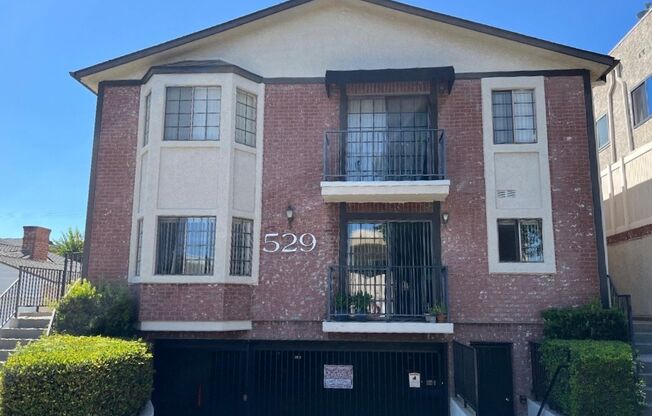 529 E CEDAR AVE