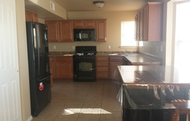 3 beds, 2.5 baths, $1,900