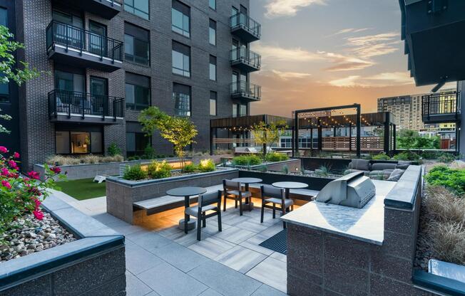 Our outdoor courtyard at Modera Golden Triangle is your personal oasis for al fresco dining and relaxed evenings.