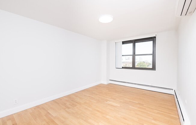 2 beds, 1 bath, 793 sqft, $3,600, Unit 18H