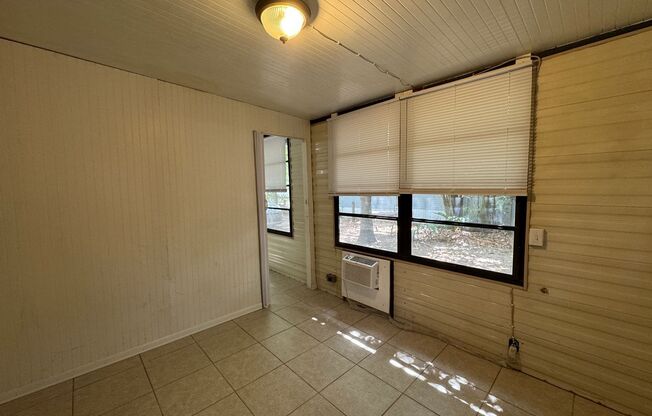 1 bed, 1 bath, 256 sqft, $980, Unit 554