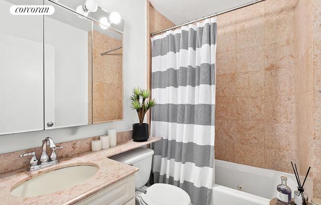 1 bed, 1 bath, 680 sqft, $4,800, Unit 10C