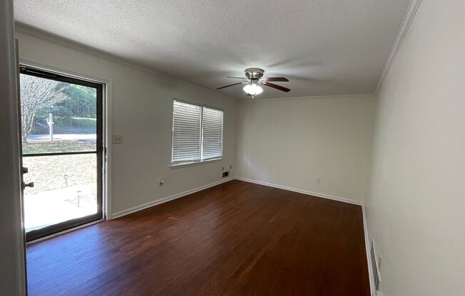 130 Derby Street | 3 BED 1.5 BATH CLOSE TO CAMPUS