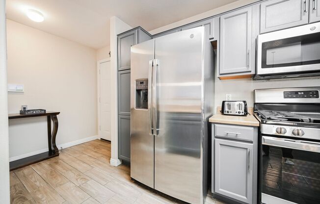 2 beds, 2 baths, $1,700