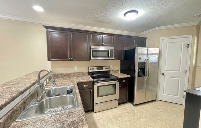Large Town Home with Garage