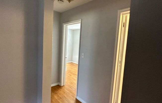 2 beds, 1 bath, 825 sqft, $2,250, Unit S041