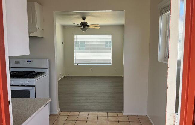 1 Bedroom on Ingraham Street blocks from the beach in Pacific Beach!