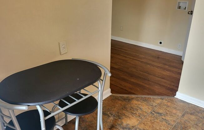 1 bed, 1 bath, 500 sqft, $650, Unit 1701 Toll Gate Unit D