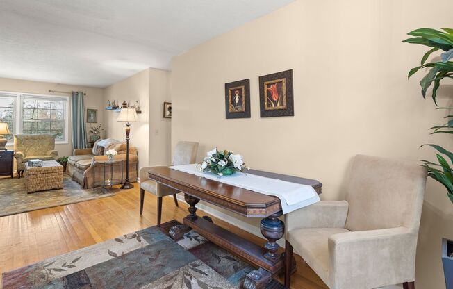 2 beds, 1 bath, $1,595, Unit Apt #3