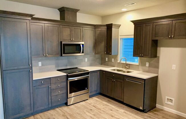 3bed 2.5 bath close to river