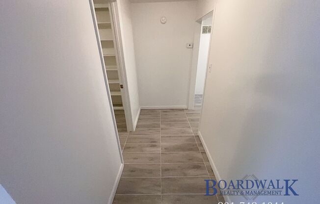 1 bed, 1 bath, 800 sqft, $1,099, Unit 3545 West Temple