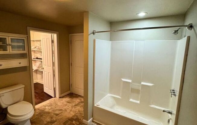 2 beds, 1 bath, $1,795