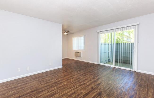 Room at Creekside Apartments in San Jose, CA