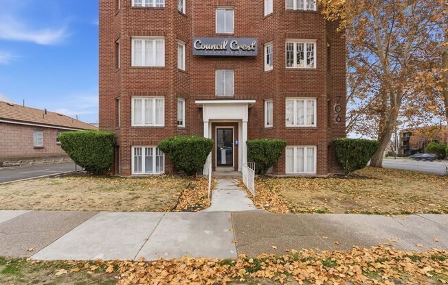 2 beds, 1 bath, $1,575, Unit 20