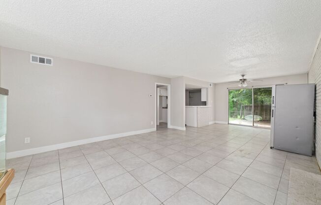 NEWLY RENOVATED APARTMENT IN HOUSTON