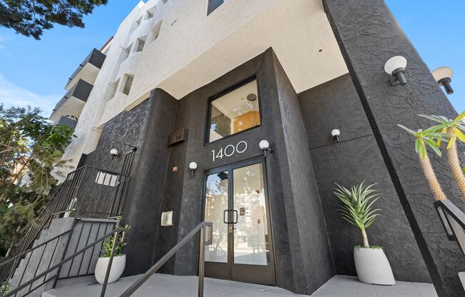 1400 Venice Blvd