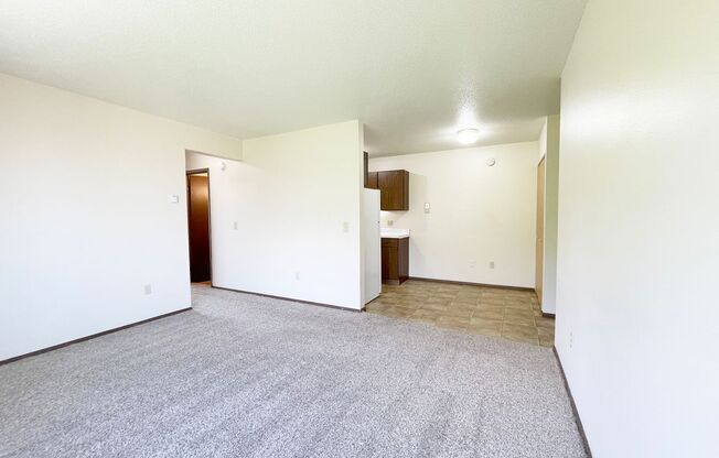 2 beds, 1 bath, 650 sqft, $815, Unit 411-23A