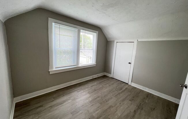 4 beds, 1 bath, $1,250