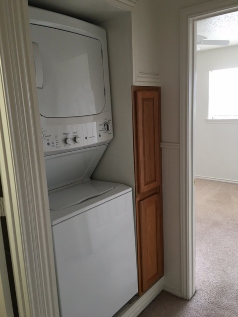 2 beds, 1.5 baths, 946 sqft, $1,195