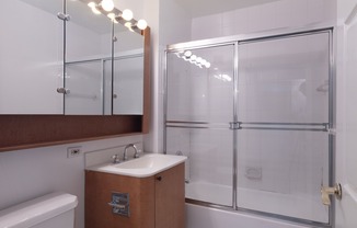 1 bed, 1 bath, $4,195, Unit 7D