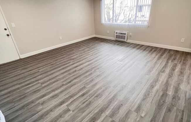 3115 Quartz Ln