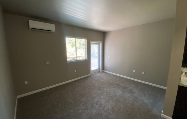 3 beds, 2 baths, 1,127 sqft, $1,790, Unit 207