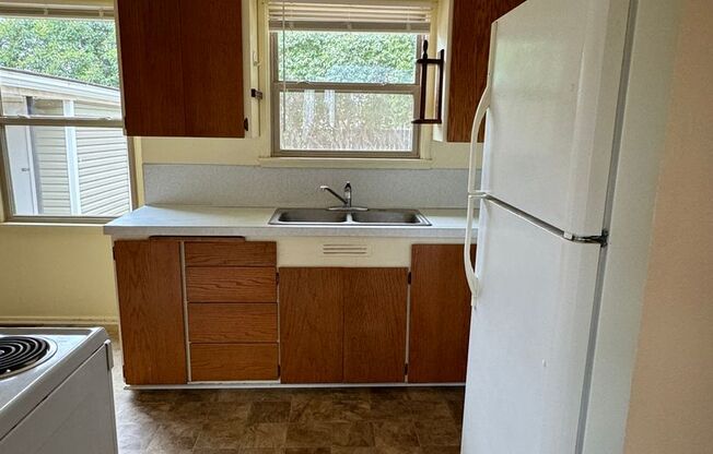 3 beds, 1 bath, $1,750