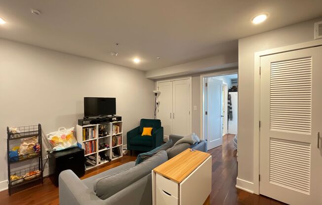 1 bed, 1 bath, $1,395, Unit Apt 27
