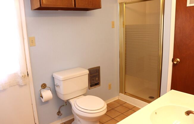 3 beds, 2 baths, $1,500