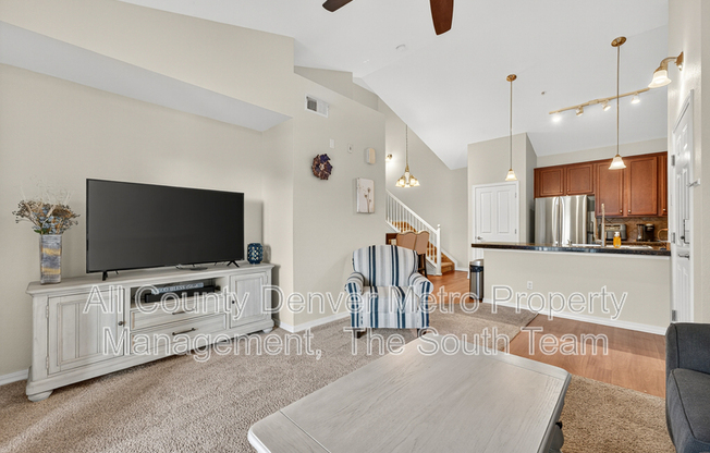 10061 W VICTORIA PL