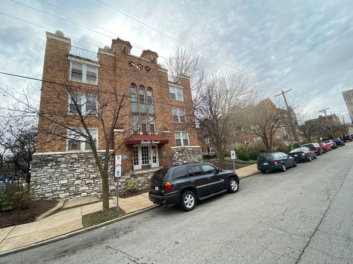 Studio, 1 bath, 400 sqft, $805, Unit 116