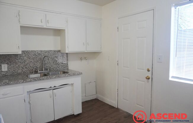 2 beds, 1 bath, 668 sqft, $1,150, Unit C