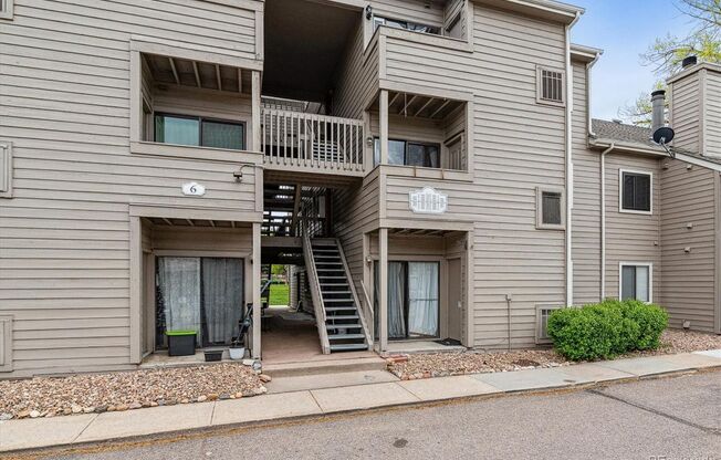 Lakewood Lofted Penthouse Apartment