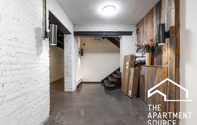 Studio, 1 bath, 500 sqft, $1,650, Unit Main