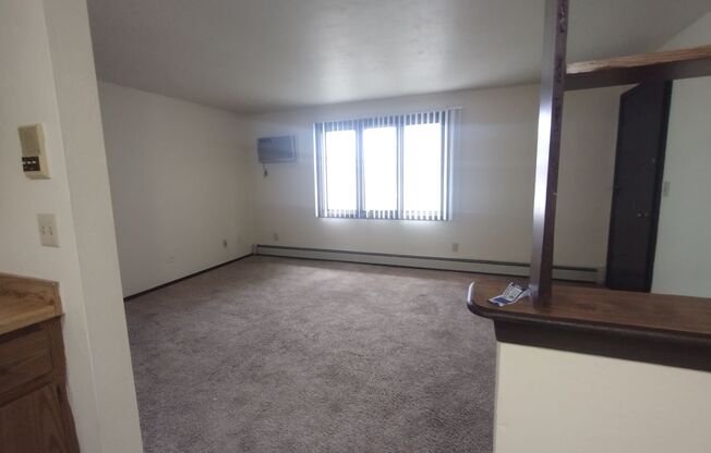 2 beds, 1 bath, 824 sqft, $1,029, Unit 1398-04