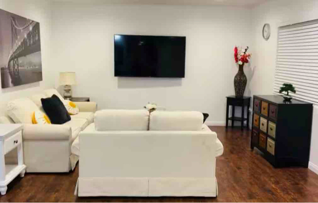 15 ARAVACA DR