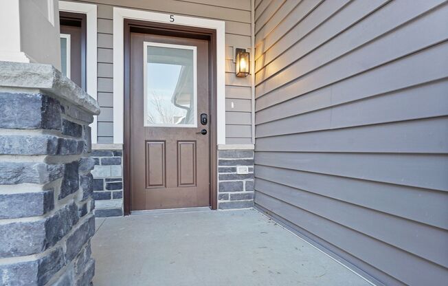 3 beds, 2.5 baths, 1,960 sqft, $2,600, Unit 116 Eiche Drive - Unit 2