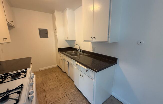 1134-1138 E. Elk Ave.