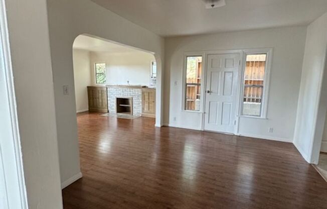 2 beds, 1 bath, $2,995