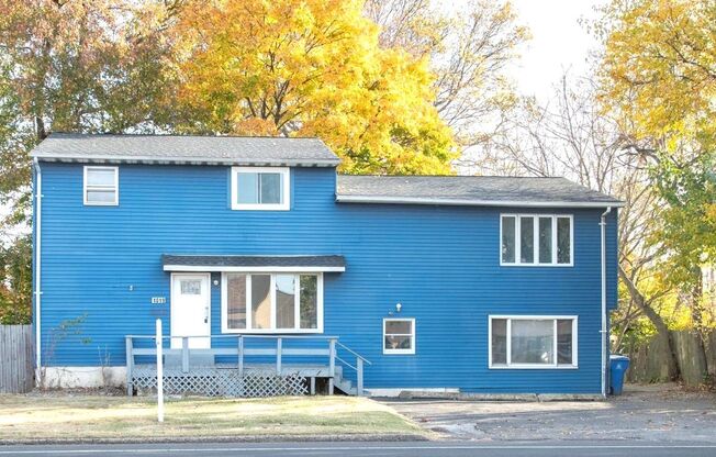 Spacious 6 bedroom - **1 MONTH FREE RENT**