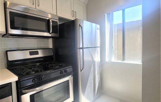 Studio, 1 bath, 600 sqft, $1,950, Unit Unit 104