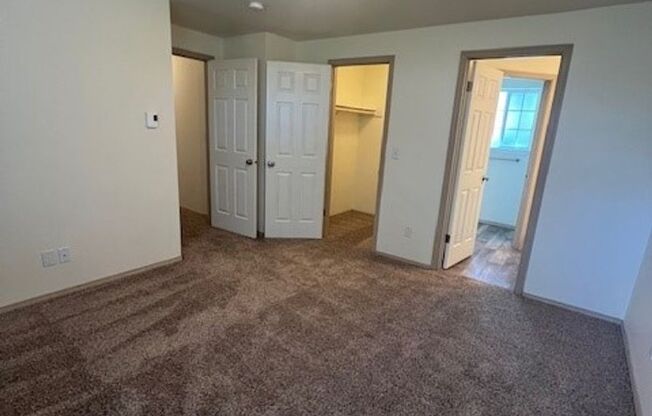 1 bed, 1 bath, 800 sqft, $1,565, Unit 1326