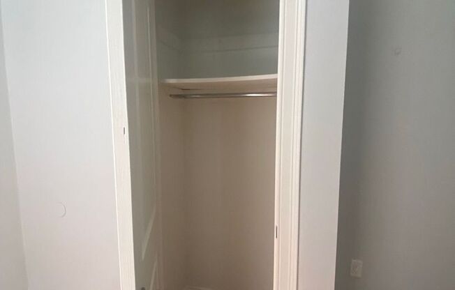 Studio, 1 bath, $1,400, Unit 12