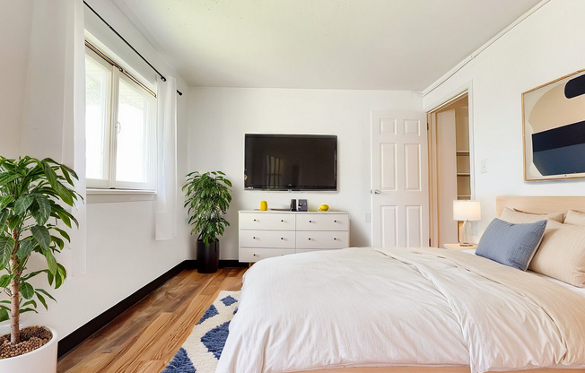 305 S Manning Ave (EMF Homes, LLC)