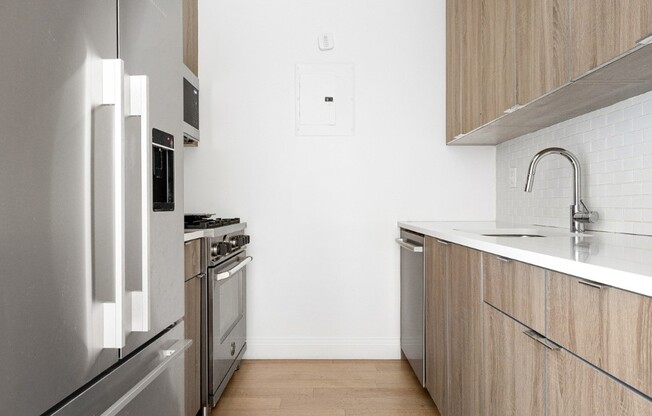 2 beds, 2 baths, 953 sqft, $7,500, Unit 21G